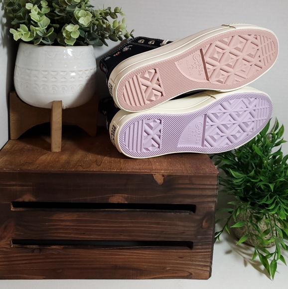 Converse CTAS Lift  Hi Platform Embroidered Floral Women's Sz: A01592C - Picture 12 of 15